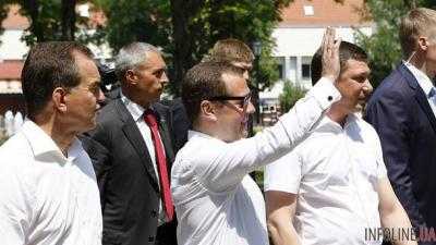Нижнее белье Медведева стало достоянием общественности