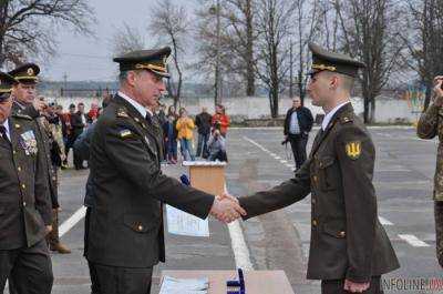 В Житомирском военном институте состоялся досрочный выпуск офицеров