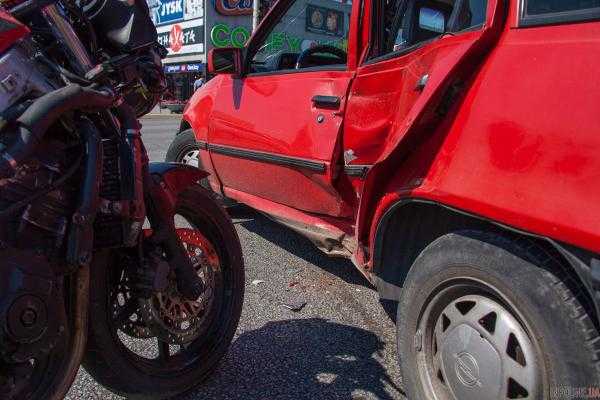 ДТП в Днепре: виновница аварии ехала без прав и страховки