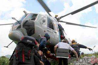 Вертолет эвакуировал украинских туристов в Северной Осетии
