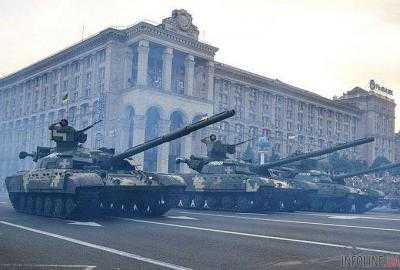 Почему в Киев зашли танки: первые подробности