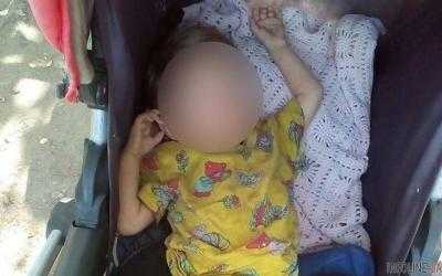 В Днепре полицейские нашли малыша, который двое суток лежал на улице