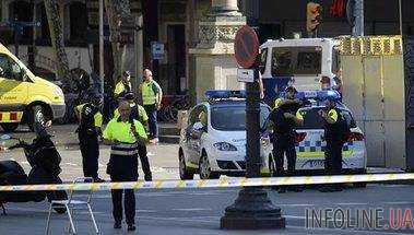 В Барселоне автомобиль сбил трех полицейских