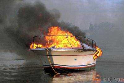 В Греции загорелась и утонула яхта