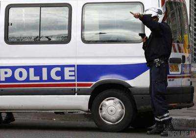 Во французском городе Ним из-за вооруженного мужчины полиция эвакуировала людей с вокзала