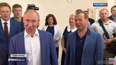 Лица Путина и Медведева в Крыму взвали активные обсуждения в соцсетях