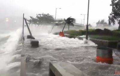 Тайфун "Хато" обрушился на Гонконг, есть погибшие