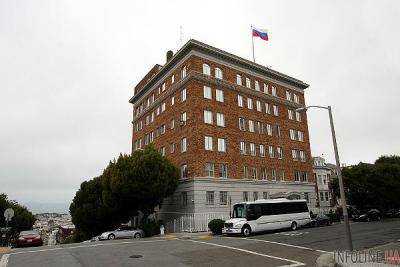 Российские дипломаты начали покидать генконсульство в Сан-Франциско