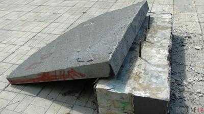 В Кременчуге вандалы снова повредили памятник героям АТО