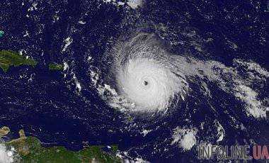 Ураган Ирма полностью уничтожил остров в Карибском море. Фото