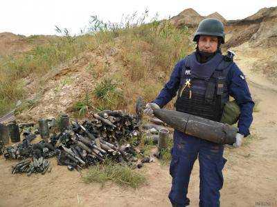 Пиротехники изъяли 440 боеприпасов после пожара в Донецкой области