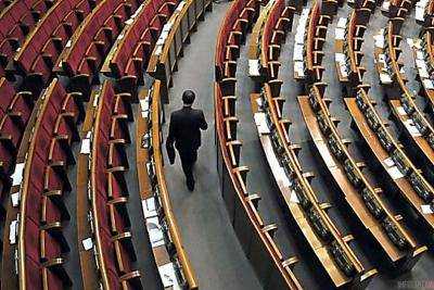 Менее половины депутатов посетили все заседания ВР в сентябре