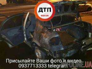 В Киеве неизвестный поджигает автомобили