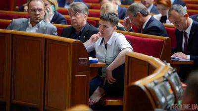 Савченко устроила скандал в Раде и бросилась защищать боевиков