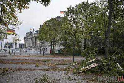 В Германии в результате шторма "Ксавьер" погибли по меньшей мере 7 человек
