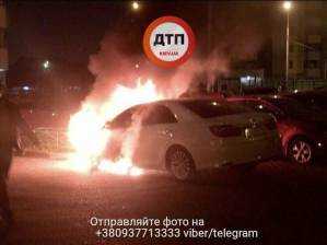 В Киеве загорелись три автомобиля