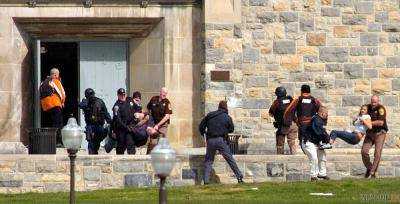 В кампусах университета штата Вирджиния произошла стрельба