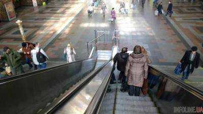 Скандального министра «спустили» в центре Киева по эскалатору