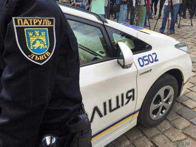 Во Львове пьяный водитель избил полицейского