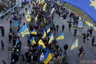 В Киеве набирают людей для штурма Верховной Рады.Видео