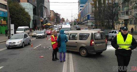 В Киеве произошло масштабное ДТП: столкнулись три автомобиля, погиб человек
