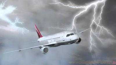 Что будет, если молния ударит в летящий пассажирский Боинг. Видео
