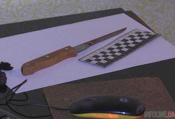 В Соломенском районе нашли 15-летнюю девушку с ножом в груди.Видео