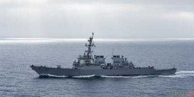 У берегов Японии эсминец США столкнулся с буксиром