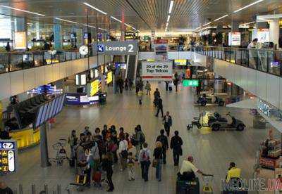 В аэропорту Амстердама произошел сбой в системе: десятки рейсов задерживаются