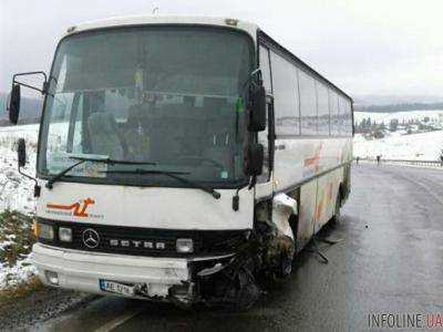 Туристический автобус попал в ДТП на Львовщине: 2 погибших, 3 пострадавших