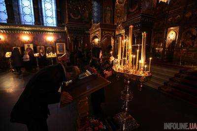 Украинская церковь обновила список грехов: кайтесь за селфи
