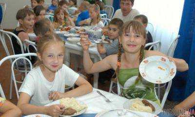 Директор детского лагеря в Запорожье, где летом отравились 30 детей, раскаялась и попросила амнистию