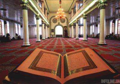 Во всех отелях Узбекистана появится Коран и молитвенный коврик