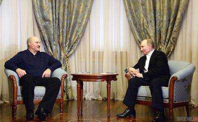 Путин приехал к Лукашенко на огромных каблуках.Видео