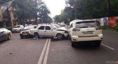 Очередное ДТП в столице: столкнулись два авто, есть пострадавший