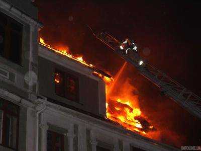 В Киеве в здании административно-офисном произошел пожар