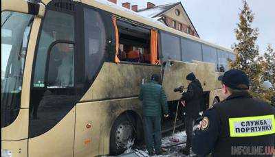 Под Львовом польский туристический автобус обстреляли из гранатомета