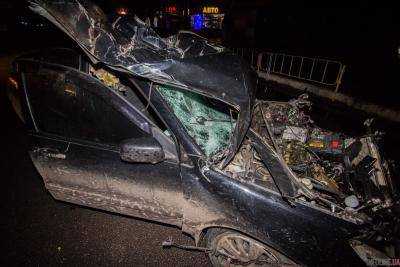В Днепре Mitsubishi Lancer врезался в фуру: три человека в тяжелом состоянии