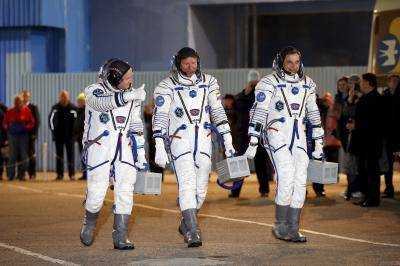 Космонавты во время экспедиции проведут теннисный матч в космосе.Видео