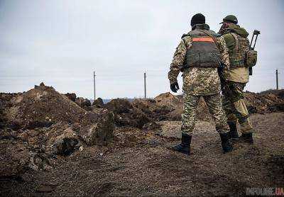За прошедшие сутки в зоне АТО погиб украинский военный, еще один получил ранения