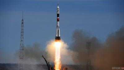 Ракету-носитель "Союз" с экипажем запустили на МКС