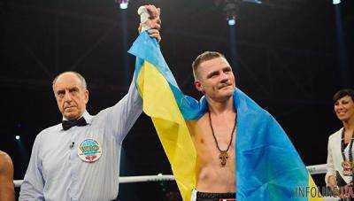 Украинский боксер Беринчик нокаутом завоевал чемпионский титул.Видео