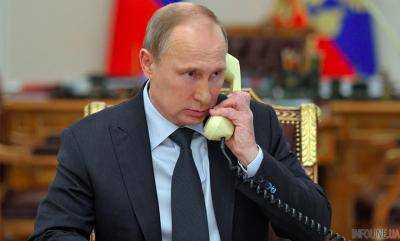 Путин прервал важное заседание из-за неожиданного телефонного звонка