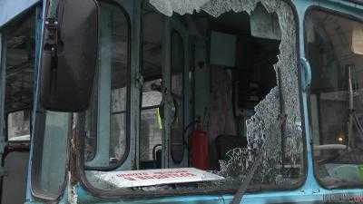 Металлическая конструкция пробила лобовое стекло троллейбуса в Кропивницком