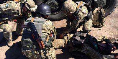 Перемирье в АТО: за сутки один украинский военный погиб, еще один ранен