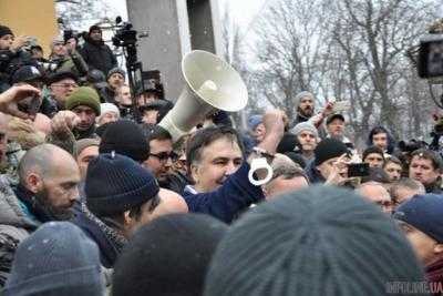 Под Окружной админсуд Киева, где должны слушать иск Саакашвили, стянули Нацгвардию