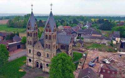 В Германии разрушили старинный собор для добычи угля