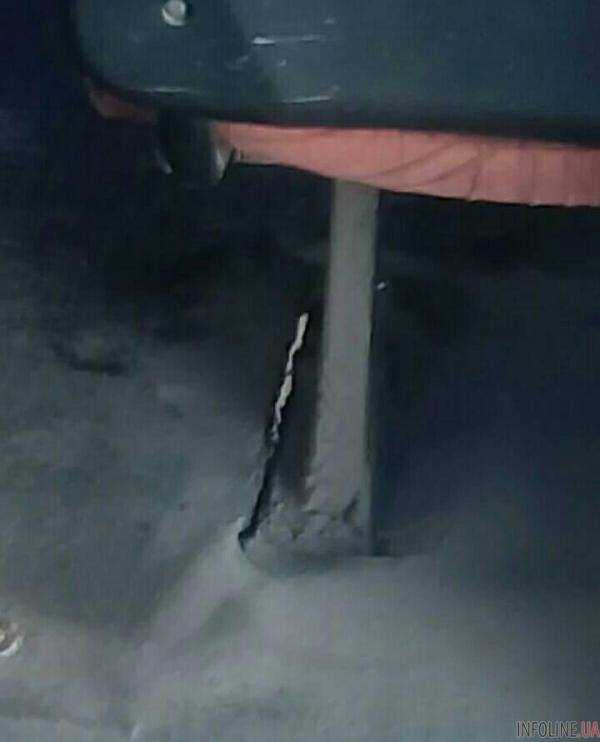 В Днепре ездил автобус с дырой в полу, куда чуть не провалился пассажир