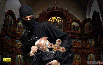 В Киеве неизвестные обокрали церковь, вынесли распятие и конвектор
