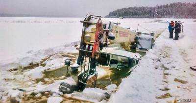 В России трактор доставал из воды кран, который доставал бензовоз — все утонули.Фото.Видео